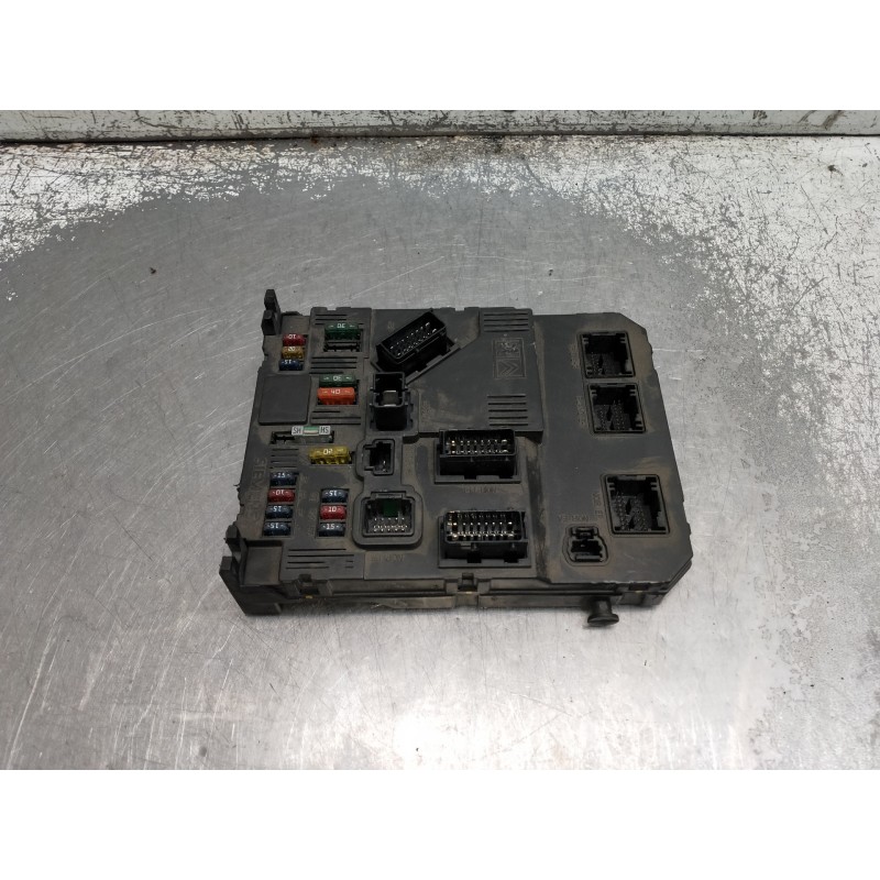 Recambio de caja reles / fusibles para citroen c3 referencia OEM IAM 9650585780  