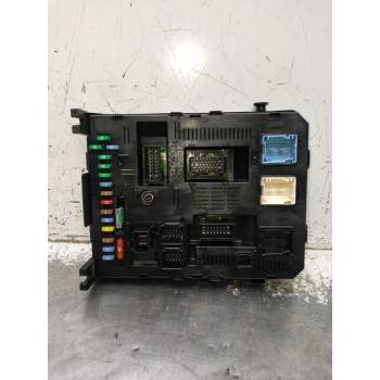 CAJA RELES / FUSIBLES 9661940480 BSI2004H05 2004