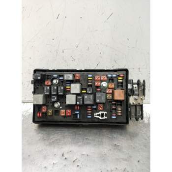 CAJA RELES / FUSIBLES 1327588103 20CDTI 2002
