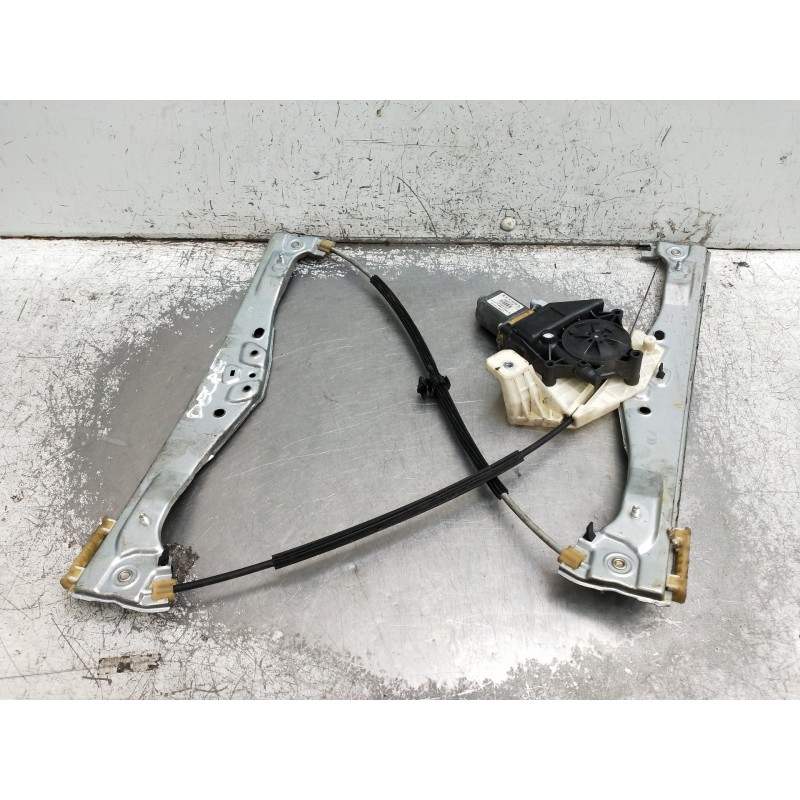 Recambio de elevalunas delantero derecho para citroen c4 cactus referencia OEM IAM 0130822570 9674252480 