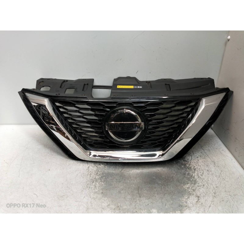 Recambio de rejilla delantera para nissan qashqai (j11) referencia OEM IAM   