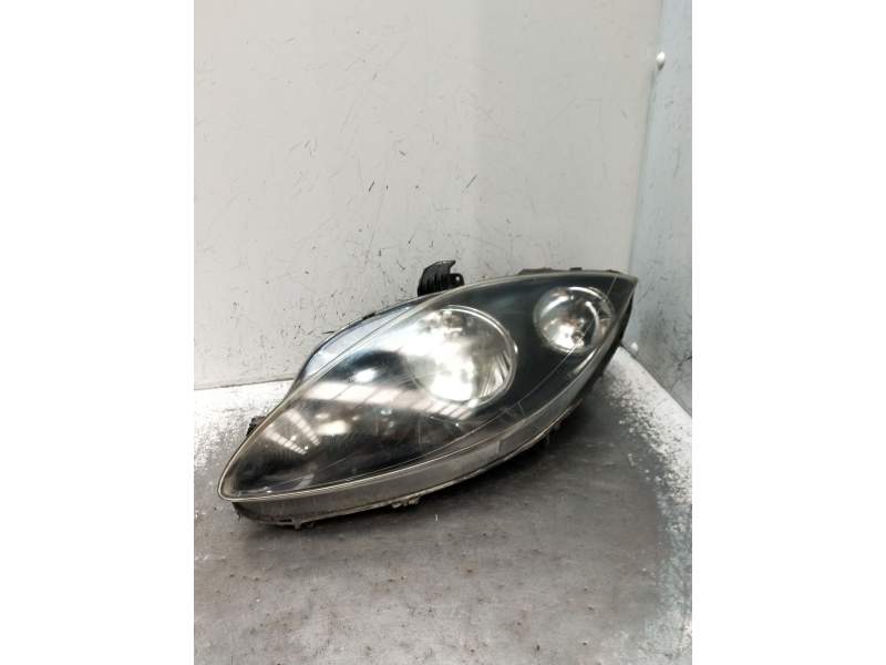 Recambio de faro izquierdo para seat leon (1p1) 1.9 tdi referencia OEM IAM 89315791 5P1941005 2005