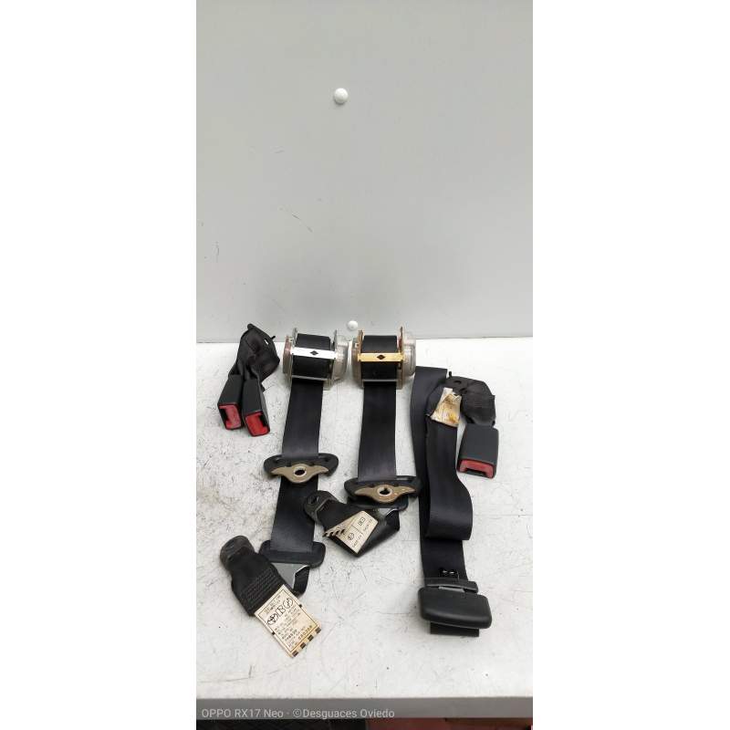 Recambio de juego cinturones trasero para toyota yaris (ncp1/nlp1/scp1) 1.4 d-4d linea luna referencia OEM IAM   3P