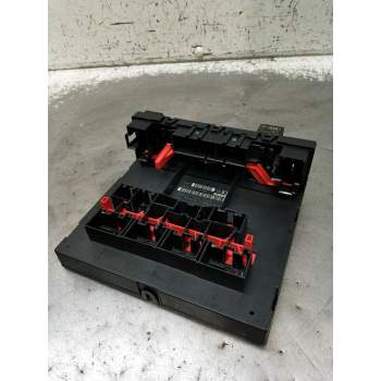 CAJA RELES / FUSIBLES 8P0907279D F005V00490 