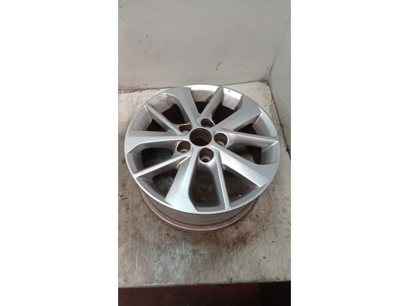 Recambio de llanta para toyota auris referencia OEM IAM 166.5J 4261102E90 ET45