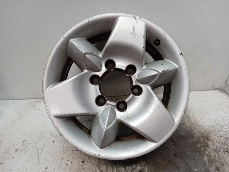 Recambio de llanta para nissan terrano ii (r20) 2.4 4wd referencia OEM IAM 7JX16 ET25  RAYADA