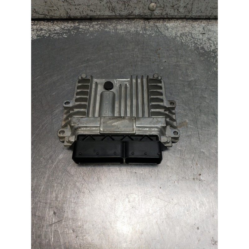 Recambio de centralita motor uce para ssangyong actyon 2.0 td cat referencia OEM IAM A6645406832  