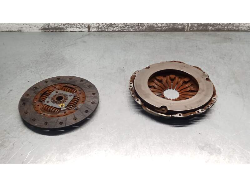 Recambio de kit embrague para hyundai tucson (tl, tle) 1.7 crdi referencia OEM IAM 32410  15