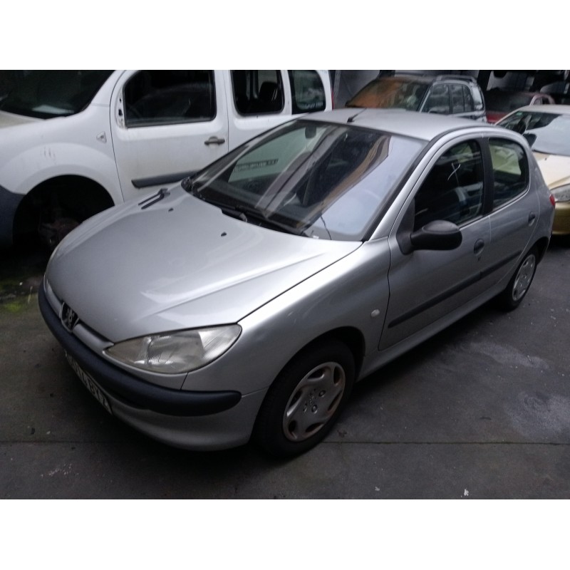 peugeot 206 berlina del año 2002