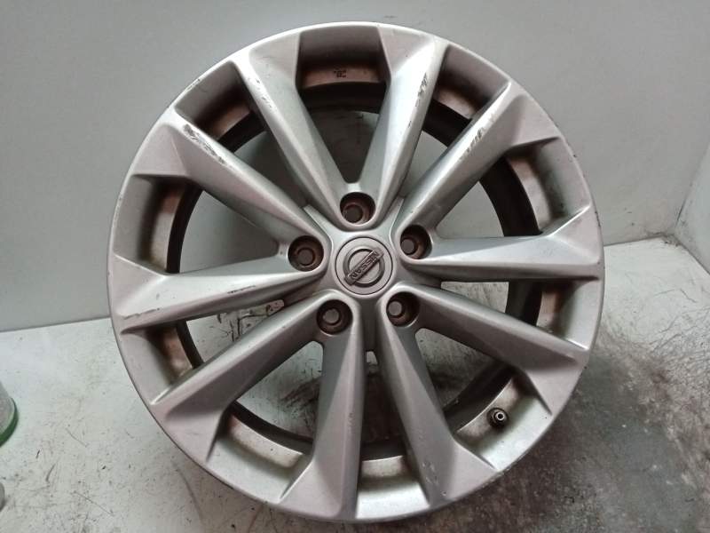 Recambio de llanta para nissan qashqai (j10) 1.5 dci turbodiesel cat referencia OEM IAM 17X65JCH ET40  RAYADA