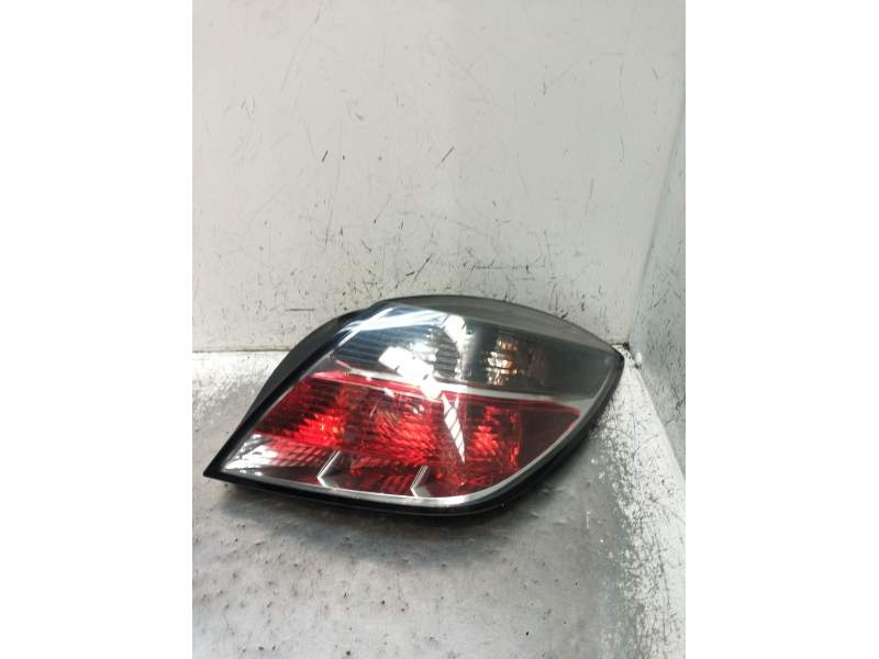 Recambio de piloto trasero derecho para opel astra h gtc (a04) 1.7 cdti (l08) referencia OEM IAM   2004