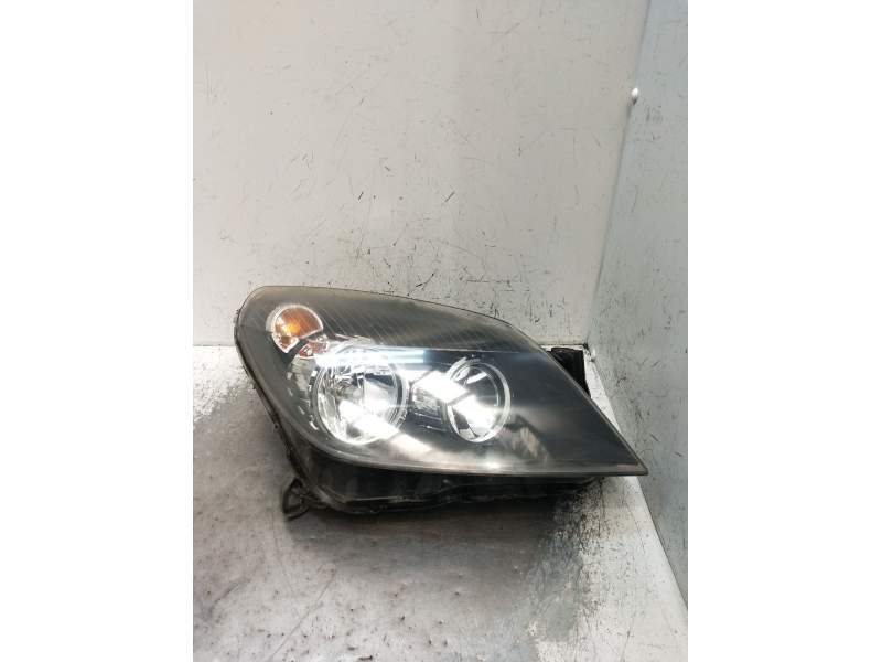 Recambio de faro derecho para opel astra h gtc (a04) 1.7 cdti (l08) referencia OEM IAM   2004