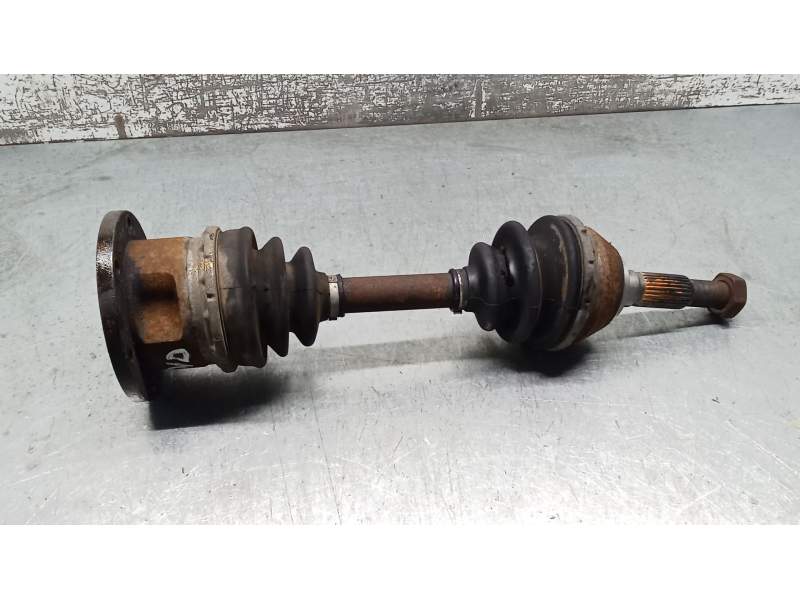 Recambio de transmision trasera derecha para gmc jimmy 2.8 4x4 referencia OEM IAM  26G 1984