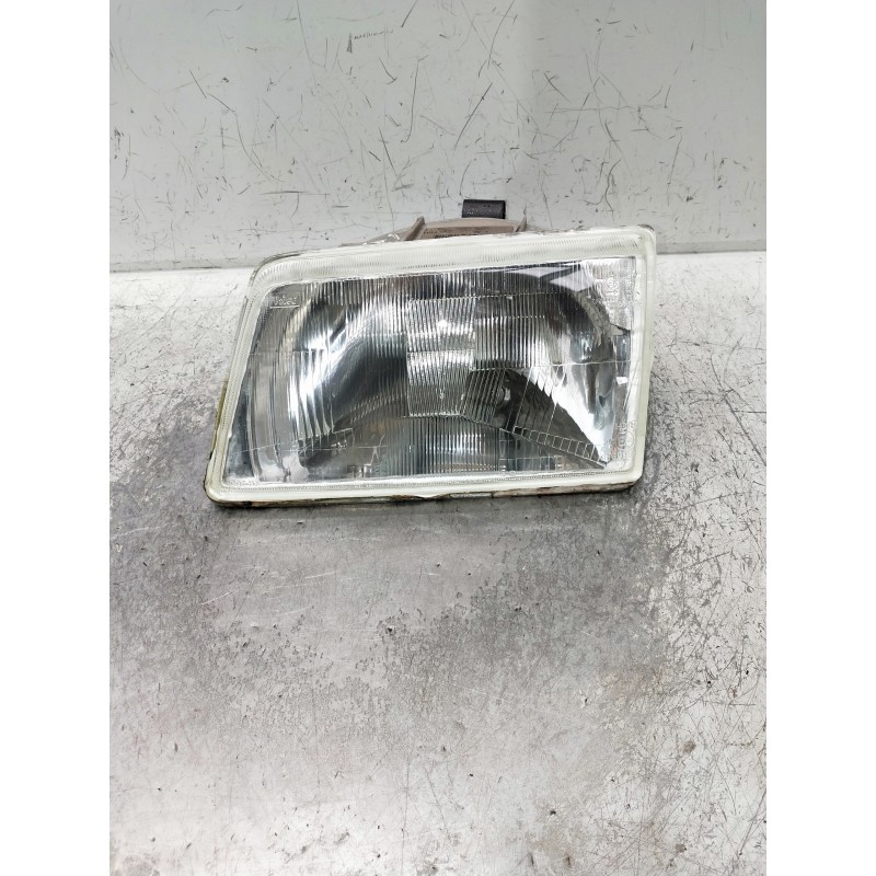 Recambio de faro izquierdo para peugeot 205 berlina 1.8 d referencia OEM IAM   