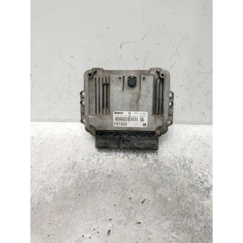 Recambio de centralita motor uce para opel zafira b referencia OEM IAM 0281014452 55566279 