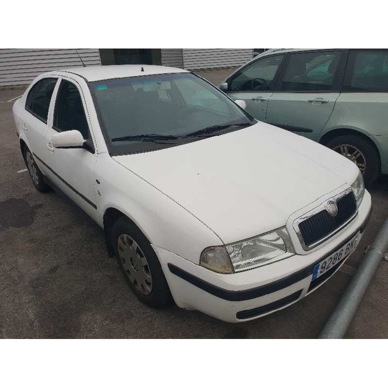 skoda octavia berlina (1u2) del año 2001