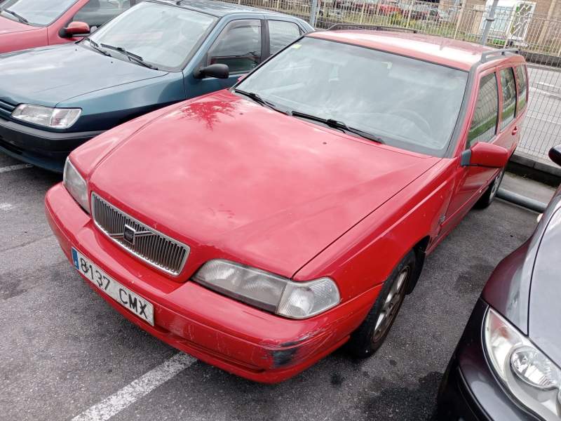 VOLVO V70 I (875, 876)