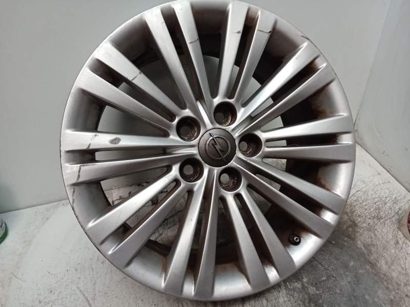 Recambio de llanta para opel insignia a (g09) 1.6 turbo (68) referencia OEM IAM 8JX18 ET42 13313798 RAYADA