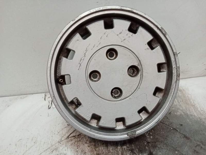 Recambio de llanta para peugeot 205 berlina 1.1 mito referencia OEM IAM 500B13FHH28  RAYADA