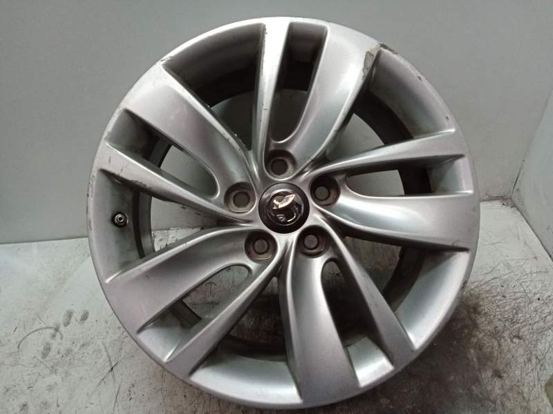 Recambio de llanta para opel insignia a (g09) 1.6 turbo (68) referencia OEM IAM 18X8 ET42 0P065K2 RAYADA