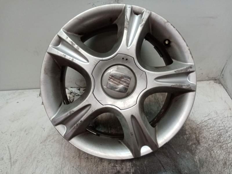 Recambio de llanta para seat ibiza (6l1) 1.9 tdi referencia OEM IAM 6JX15H2 ET43 6L0601025G RAYADA