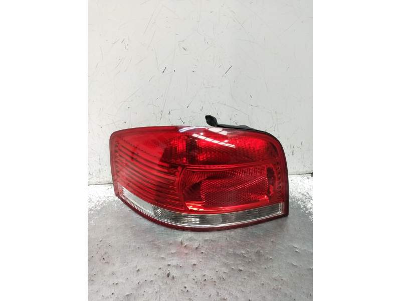 Recambio de piloto trasero izquierdo para audi a3 (8p1) 2.0 tdi 16v referencia OEM IAM   2004