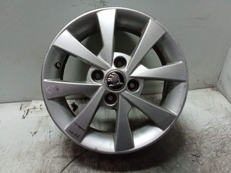 Recambio de llanta para skoda citigo (nf1) 1.0 referencia OEM IAM 5JX14H2 ET35 1ST601025EF RAYADA