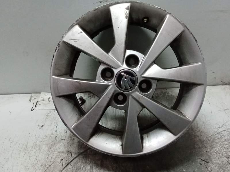 Recambio de llanta para skoda citigo (nf1) 1.0 referencia OEM IAM 5JX14H2 ET35 1ST601025EF RAYADA