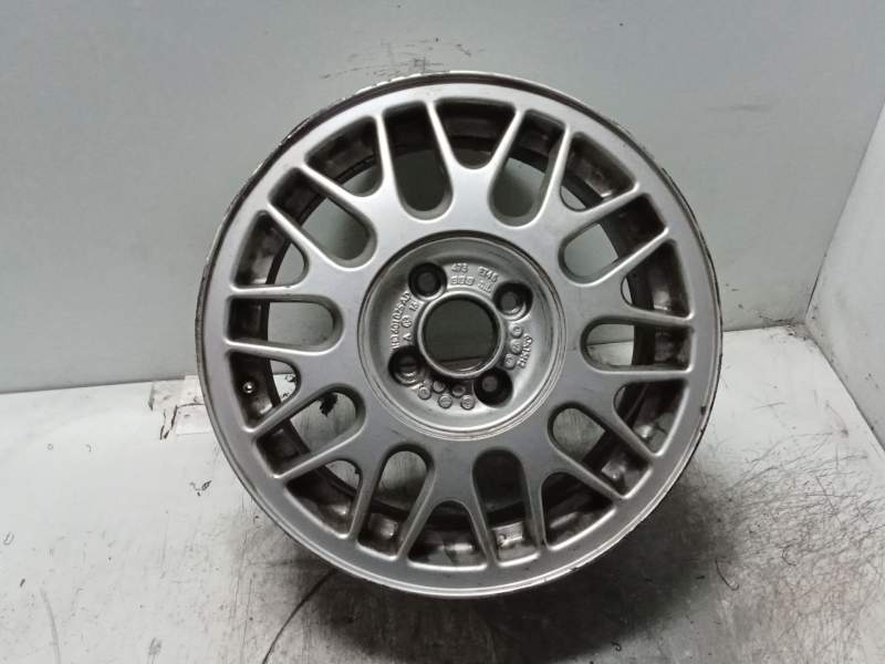 Recambio de llanta para volkswagen golf iii (1h1) 1.9 td, gtd referencia OEM IAM 6JX15H2 ET45 1H0601025AD RAYADA