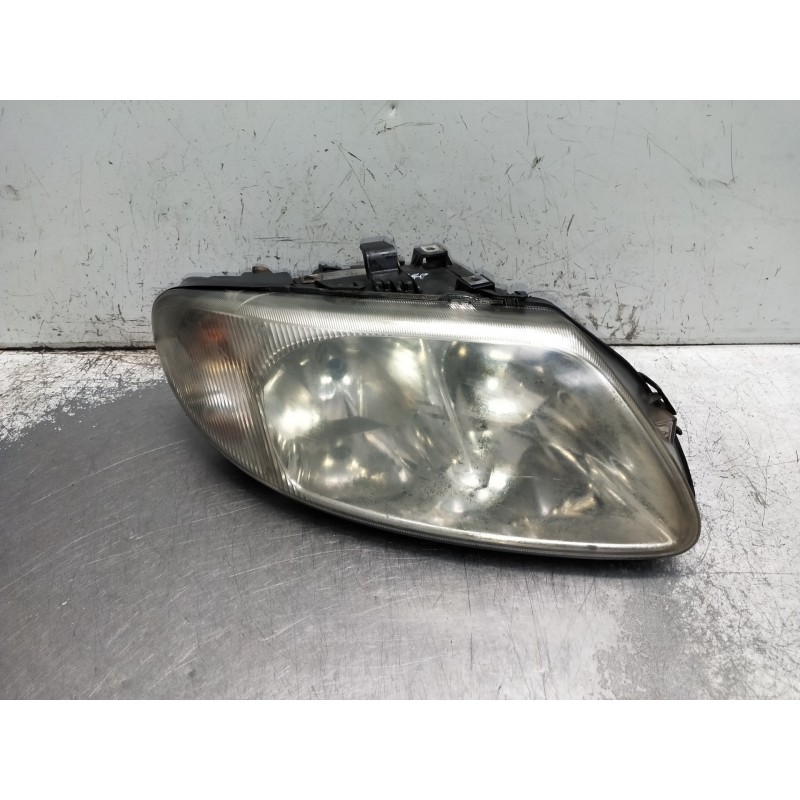 Recambio de faro derecho para chrysler voyager (rg) referencia OEM IAM 04857702AB  