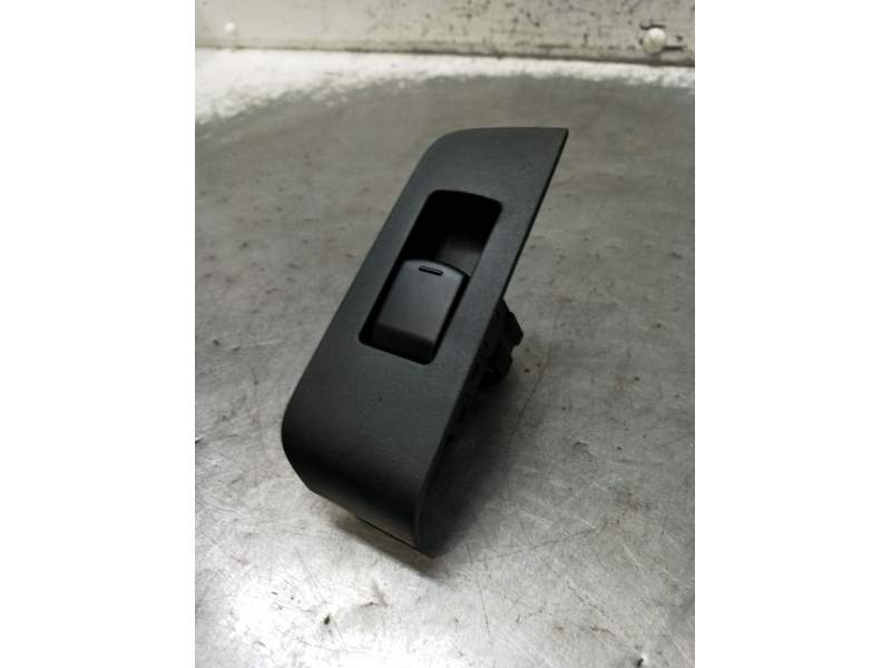 Recambio de mando elevalunas delantero derecho para nissan x-trail (t31) xe referencia OEM IAM  5P 2007