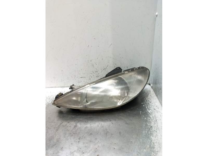 Recambio de faro izquierdo para peugeot 206 hatchback (2a/c) 1.4 i referencia OEM IAM   