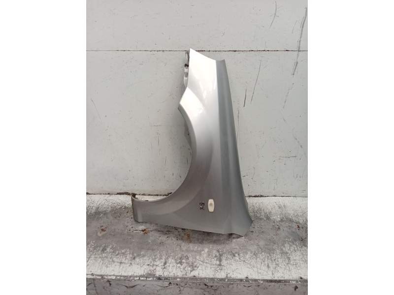 Recambio de aleta delantera izquierda para daewoo nubira wagon (j200) 1.6 referencia OEM IAM   2004
