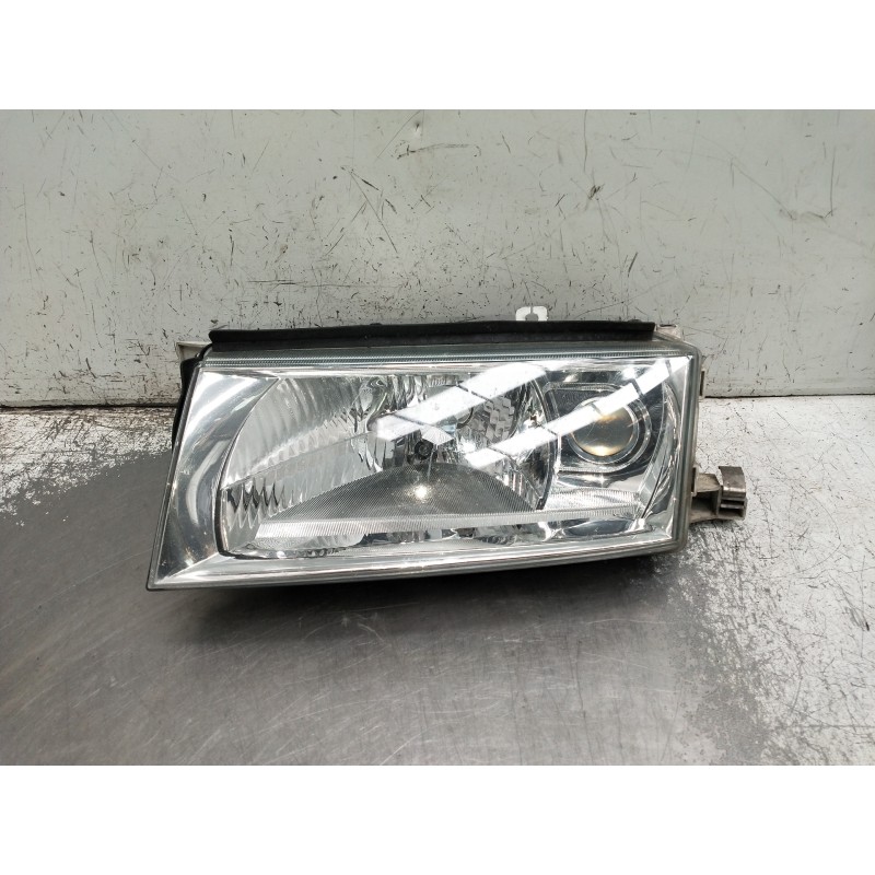 Recambio de faro izquierdo para skoda octavia berlina (1u2) referencia OEM IAM   