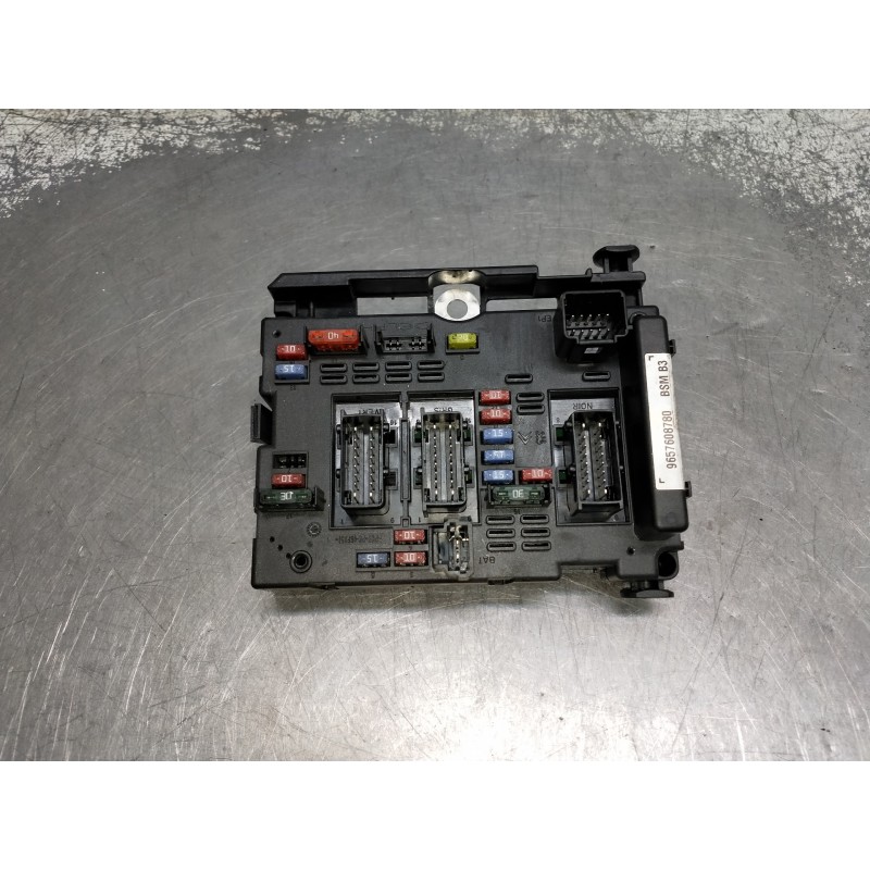 Recambio de caja reles / fusibles para citroen xsara picasso referencia OEM IAM 9657608780  