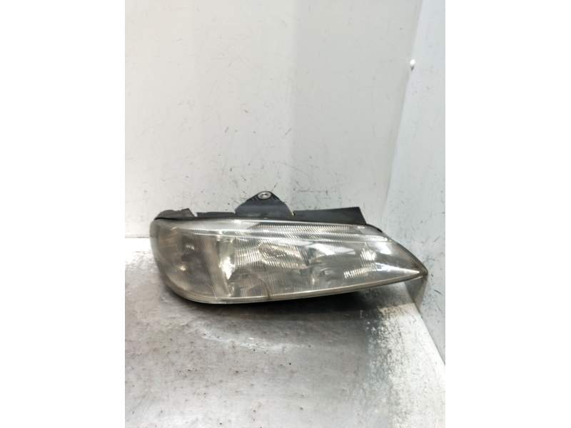 Recambio de faro derecho para peugeot 406 (8b) 1.9 td referencia OEM IAM 0301037022  2005