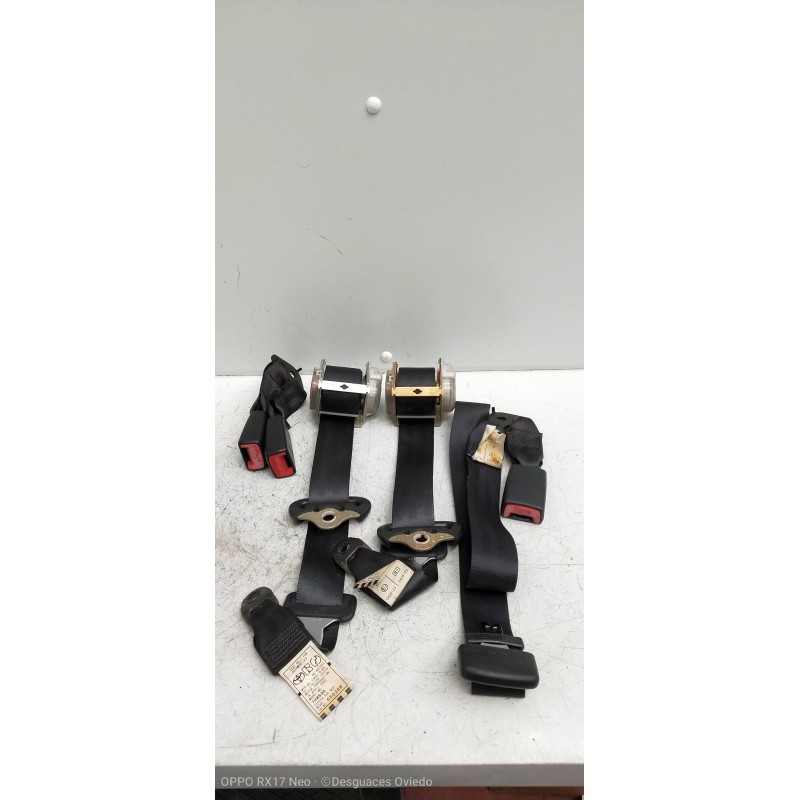 Recambio de juego cinturones trasero para toyota yaris (ncp1/nlp1/scp1) 1.4 d-4d linea luna referencia OEM IAM   