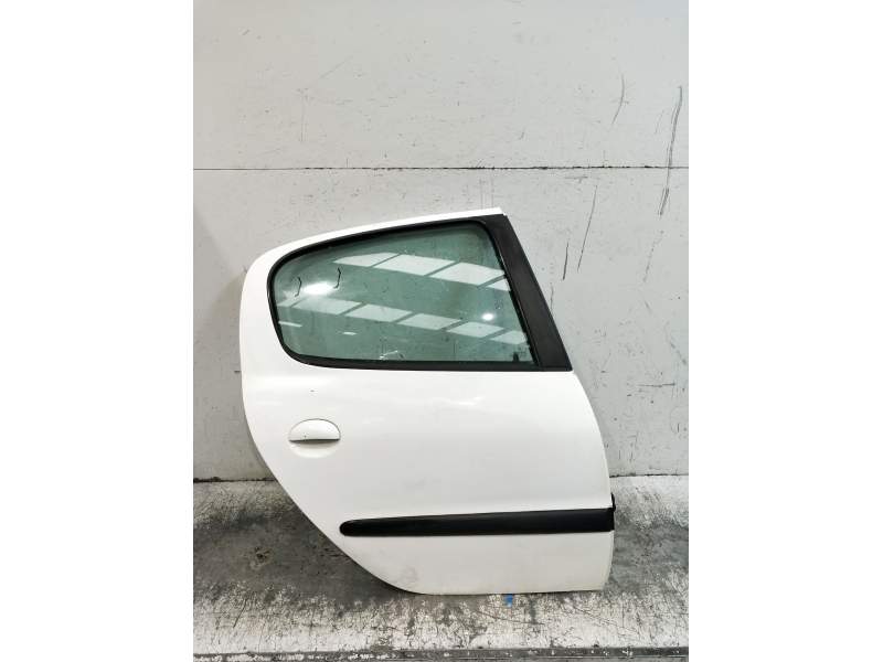 Recambio de puerta trasera derecha para peugeot 206 hatchback (2a/c) 1.9 d referencia OEM IAM   