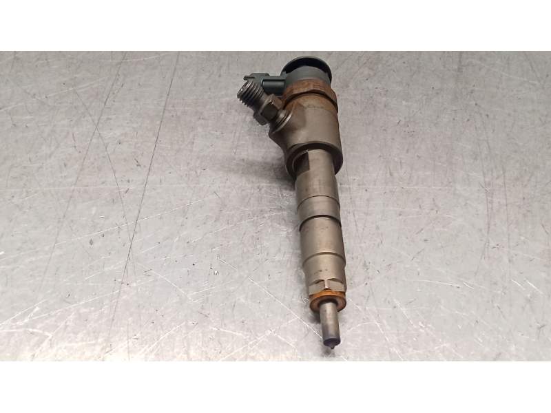 Recambio de inyector para citroën c4 cactus 1.6 bluehdi 100 referencia OEM IAM 0445110566 027766 BOSCH