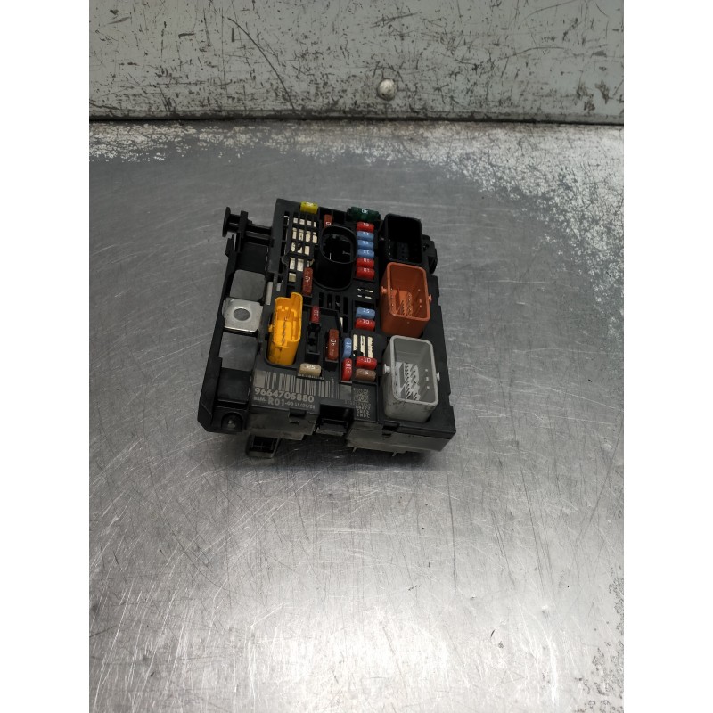 Recambio de caja reles / fusibles para citroen c4 picasso referencia OEM IAM 9664705880  