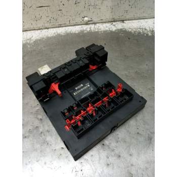 CAJA RELES / FUSIBLES 3C0937049E 28022870 2004