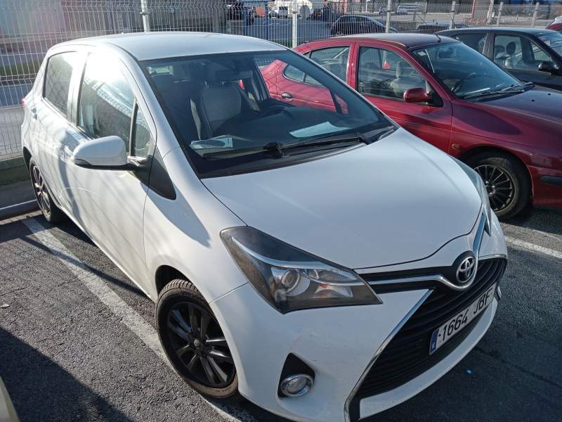 toyota yaris (_p13_) del año 2014