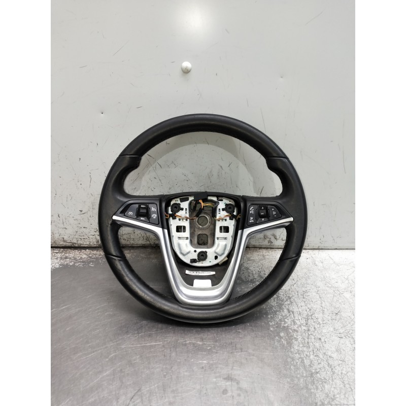 Recambio de volante para opel zafira tourer referencia OEM IAM 13351029  