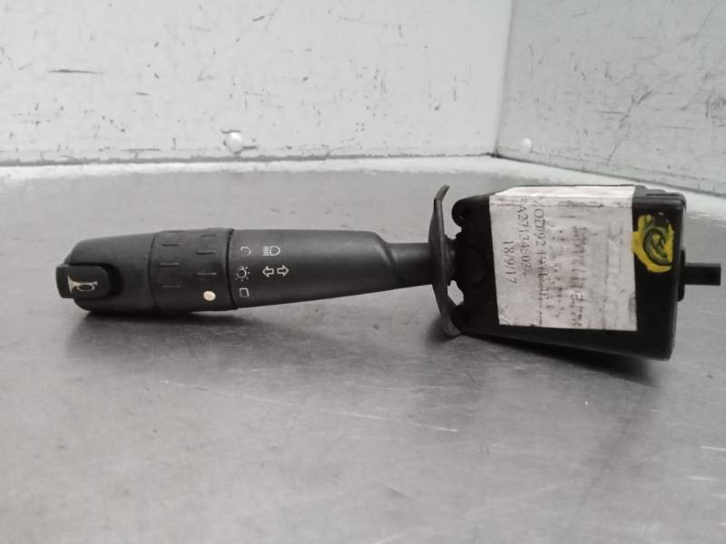 Recambio de mando luces para peugeot 405 berlina embassy referencia OEM IAM   