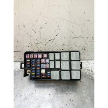 CAJA RELES / FUSIBLES 040705 2004