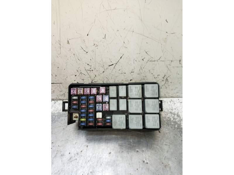 Recambio de caja reles / fusibles para daewoo nubira wagon (j200) 1.6 referencia OEM IAM 040705  2004