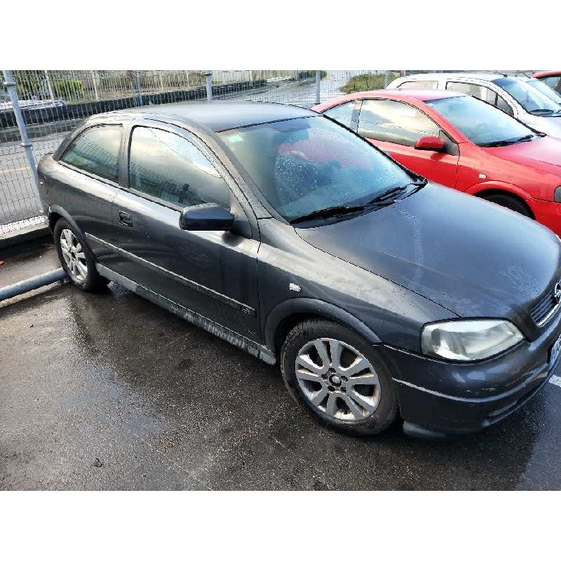 opel astra g berlina del año 2000