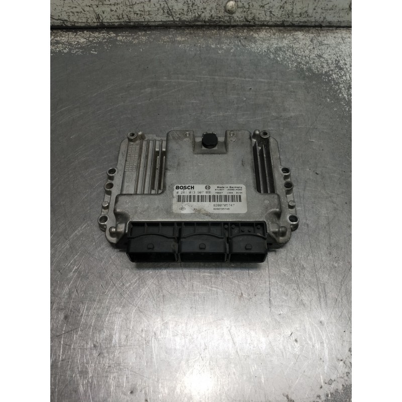 Recambio de centralita motor uce para renault megane ii berlina 5p referencia OEM IAM 0281013907 8200705747 