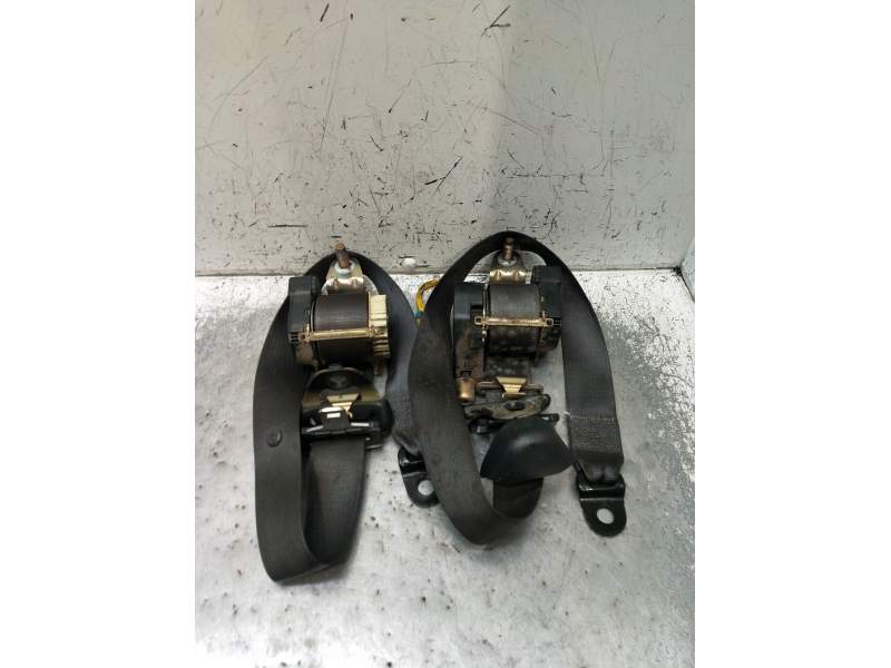 Recambio de juego cinturones delantero para jeep cherokee (kj) 2.5 crd cat referencia OEM IAM  5P 2001