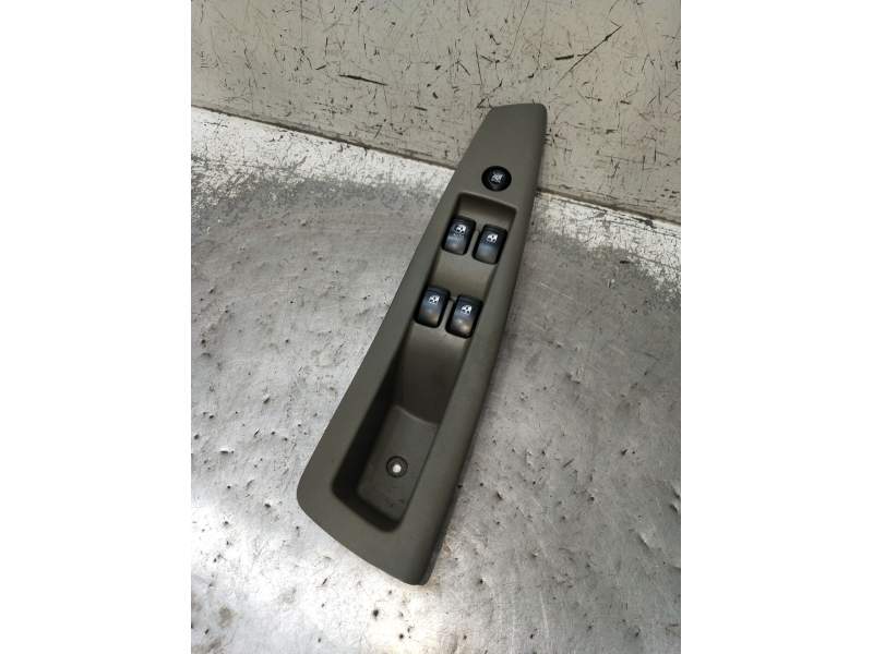 Recambio de mando elevalunas delantero izquierdo para daewoo nubira wagon (j200) 1.6 referencia OEM IAM   2004